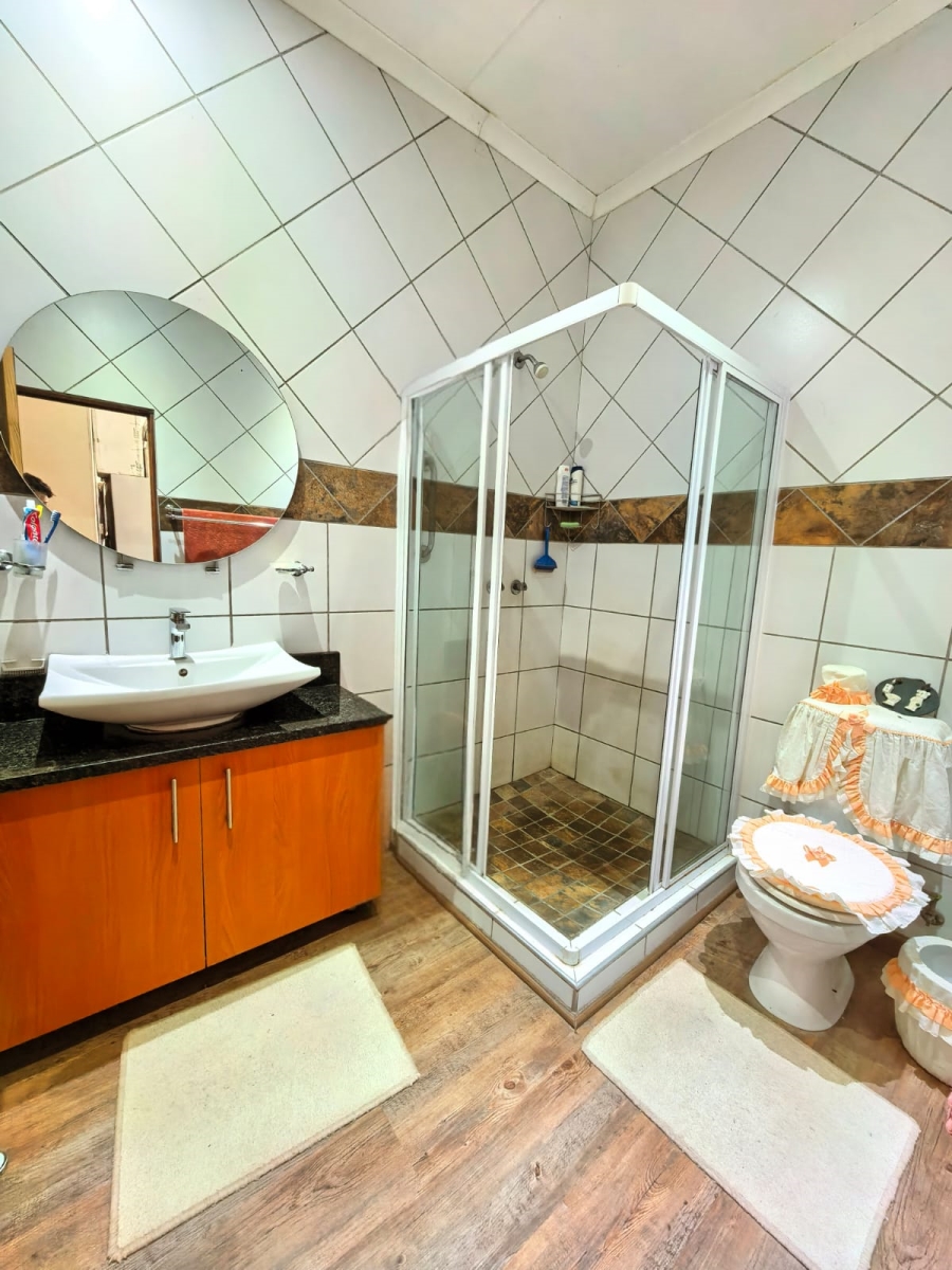 5 Bedroom Property for Sale in Sasolburg Ext 4 Free State